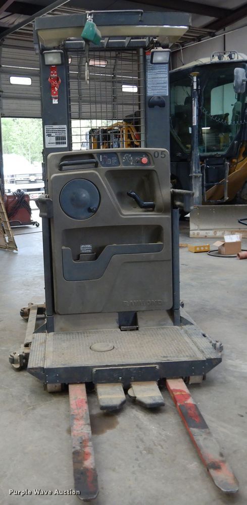 image for item DK0340 Raymond 520-OPC30TT  forklift