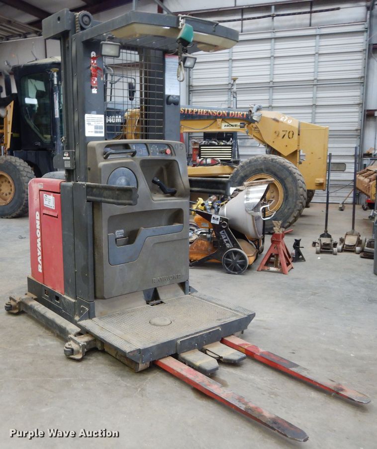 image for item DK0340 Raymond 520-OPC30TT  forklift