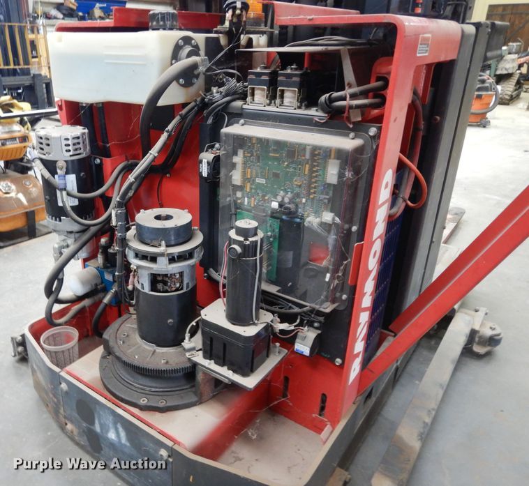 image for item DK0340 Raymond 520-OPC30TT  forklift