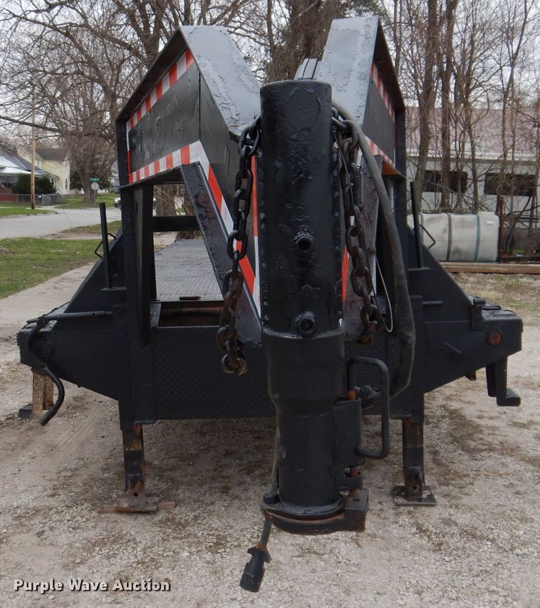 image for item DK1985 2011 PJ Trailer 60429  equipment trailer