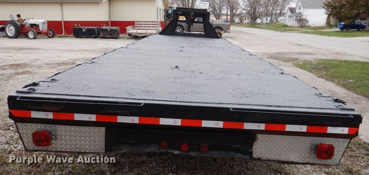image for item DK1985 2011 PJ Trailer 60429  equipment trailer