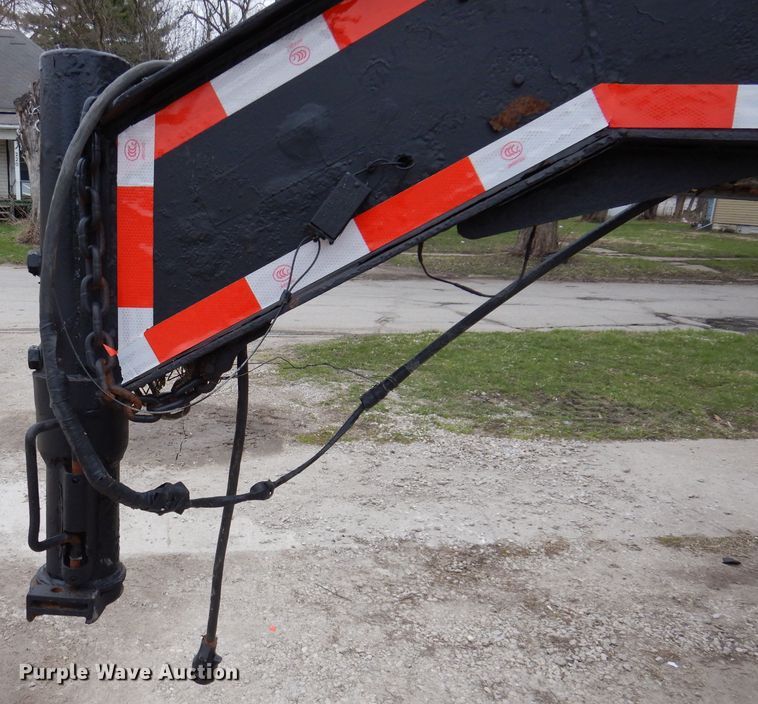 image for item DK1985 2011 PJ Trailer 60429  equipment trailer