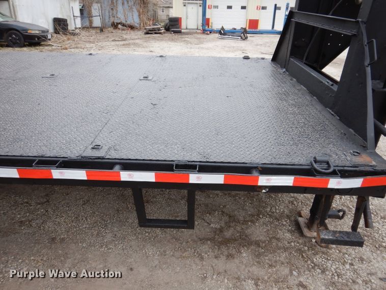 image for item DK1985 2011 PJ Trailer 60429  equipment trailer