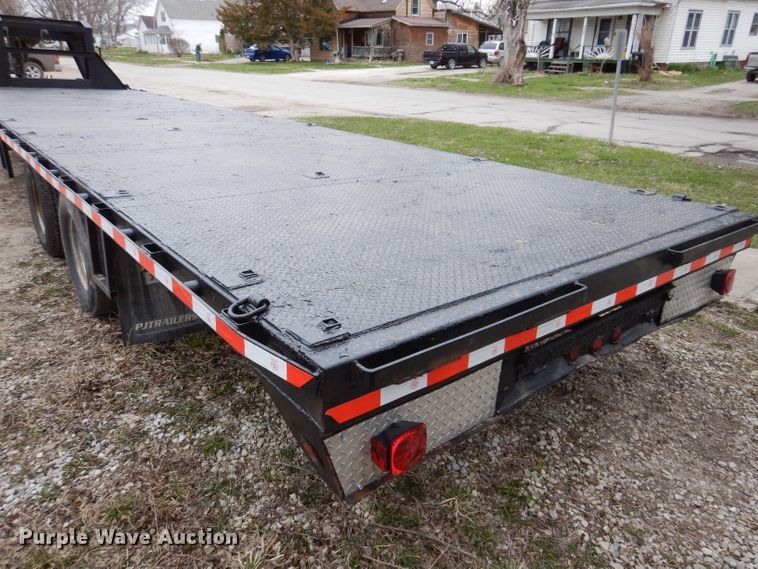 image for item DK1985 2011 PJ Trailer 60429  equipment trailer