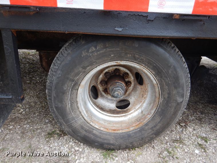 image for item DK1985 2011 PJ Trailer 60429  equipment trailer