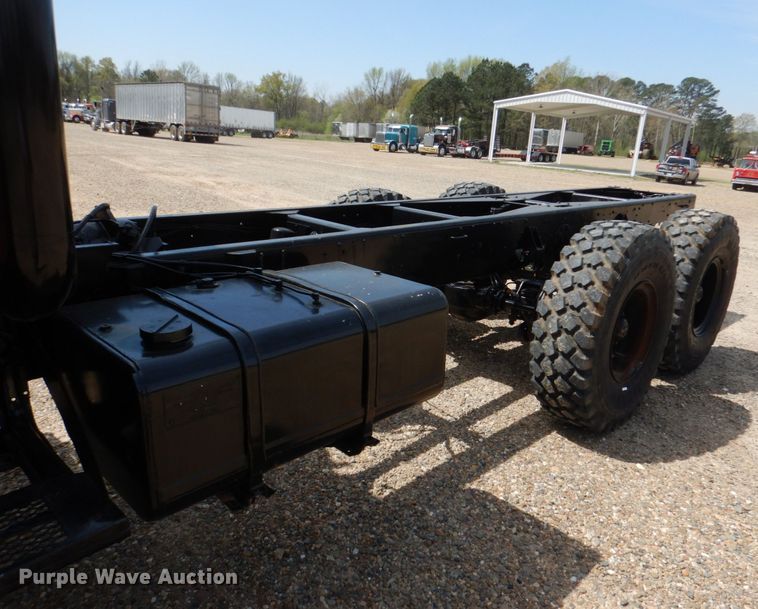 image for item DM3892 1985 Am General M934  truck cab and chassis