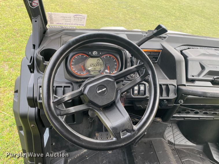 image for item DM4047 2018 Can-Am Defender Max XT HD8  utility vehicle