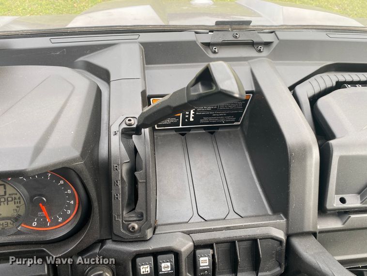 image for item DM4047 2018 Can-Am Defender Max XT HD8  utility vehicle