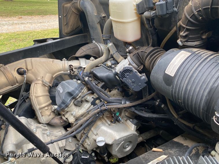 image for item DM4047 2018 Can-Am Defender Max XT HD8  utility vehicle