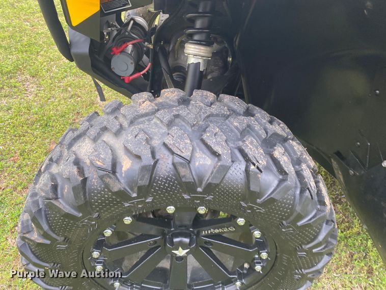 image for item DM4047 2018 Can-Am Defender Max XT HD8  utility vehicle