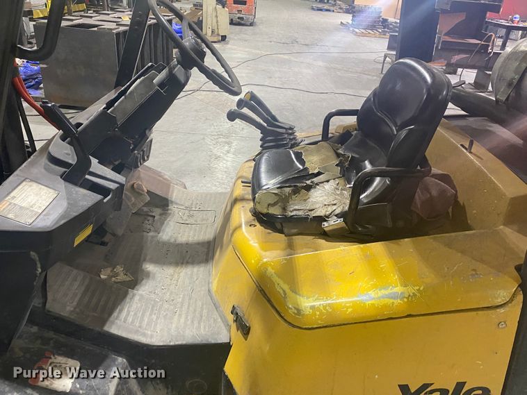 image for item DM4055 2004 Yale GLP080  forklift