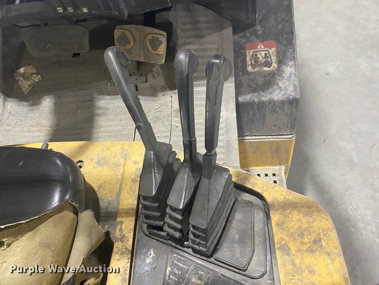 image for item DM4055 2004 Yale GLP080  forklift