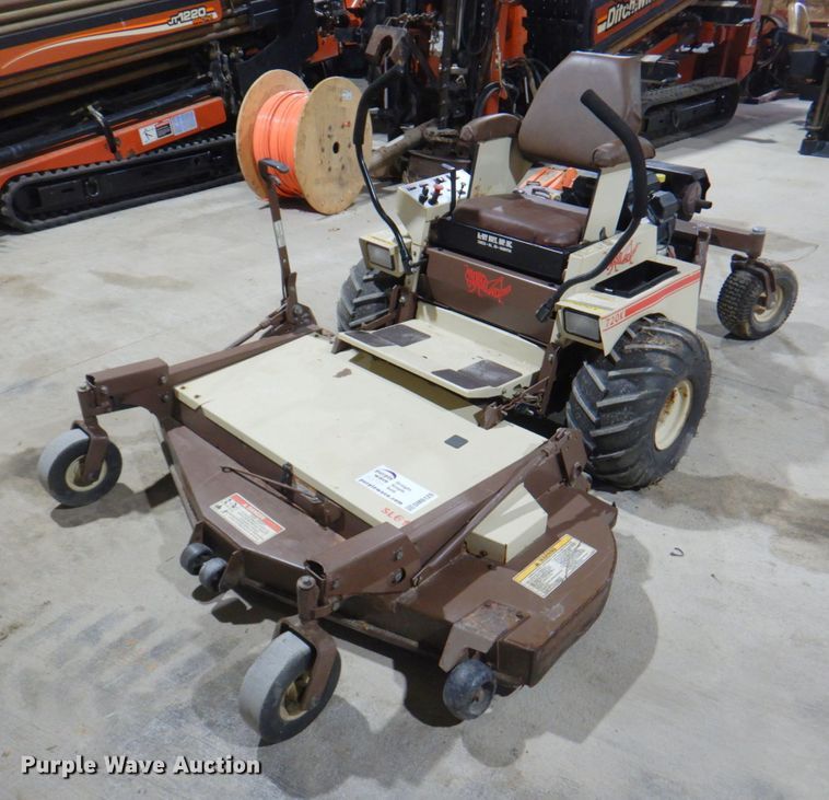 image for item DM6120 Grasshopper 720K  lawn mower