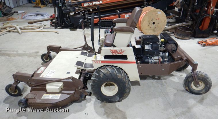 image for item DM6120 Grasshopper 720K  lawn mower