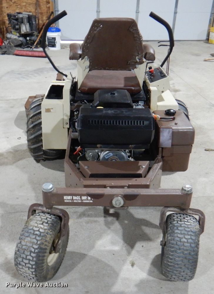 image for item DM6120 Grasshopper 720K  lawn mower