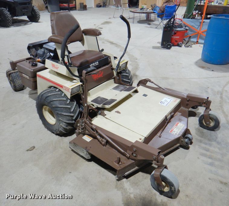 image for item DM6120 Grasshopper 720K  lawn mower