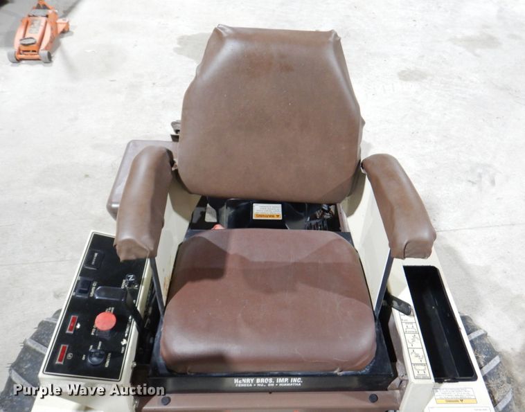 image for item DM6120 Grasshopper 720K  lawn mower