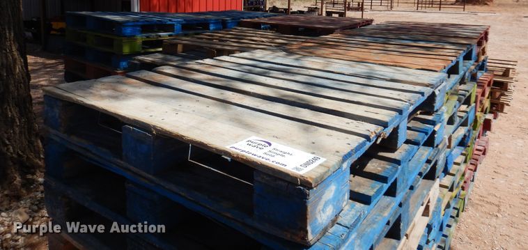 image for item DN0249 Approximately 74 wood pallets