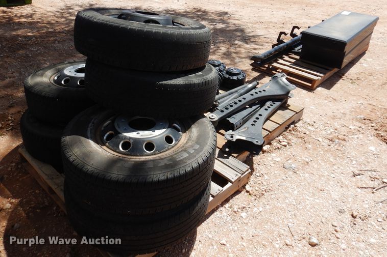 image for item DN0250 2021 Dodge Ram 3500  parts