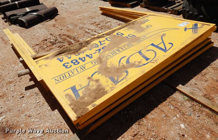 image for item DN0260 (4) metal signs