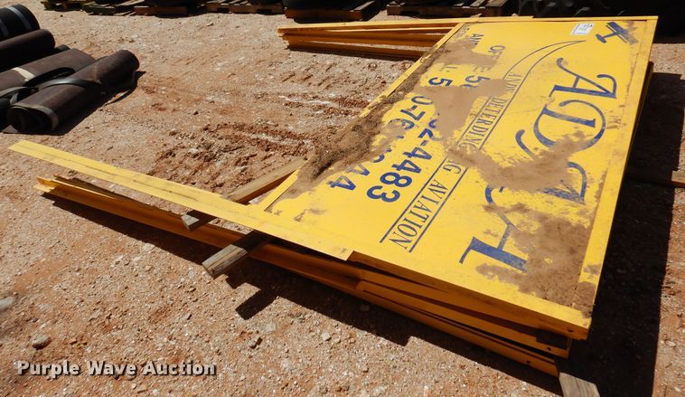 image for item DN0260 (4) metal signs