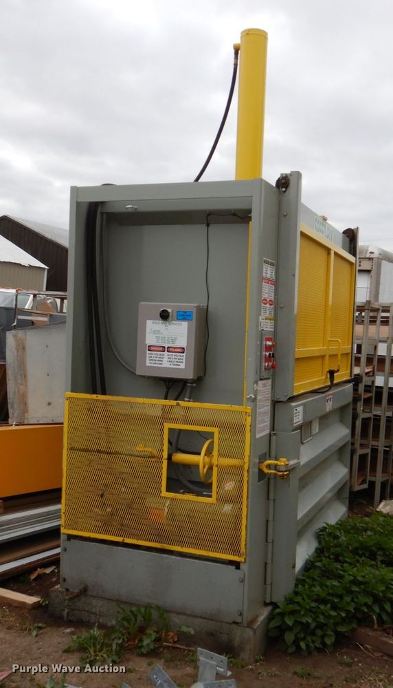 image for item DN7343 Speed-Pak VBAL7242  cardboard baler