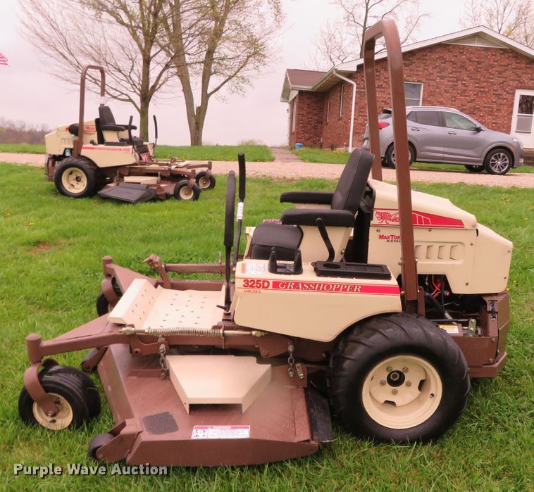 image for item DN7954 2011 Grasshopper 325D  ZTR lawn mower