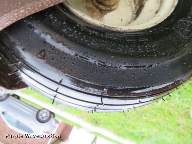 image for item DN7955 2011 Grasshopper 430D  ZTR lawn mower