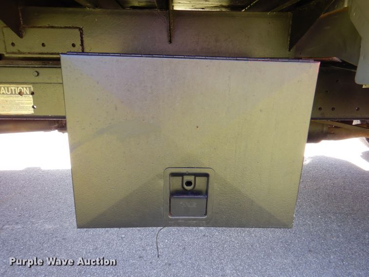 image for item DP3922 1985 Ford F700  dump flatbed truck