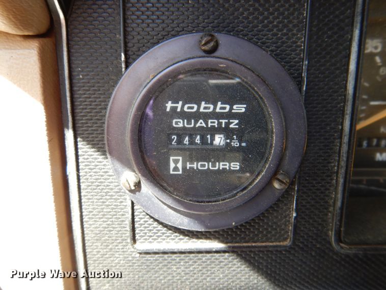 image for item DP3922 1985 Ford F700  dump flatbed truck