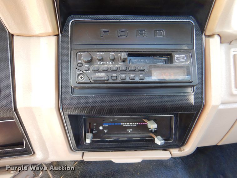 image for item DP3922 1985 Ford F700  dump flatbed truck