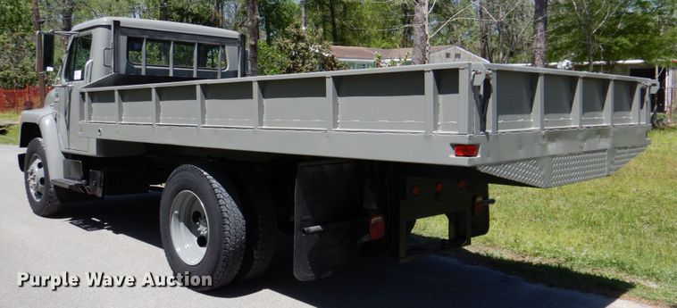 image for item DP3923 1983 International 1654  dump flatbed truck