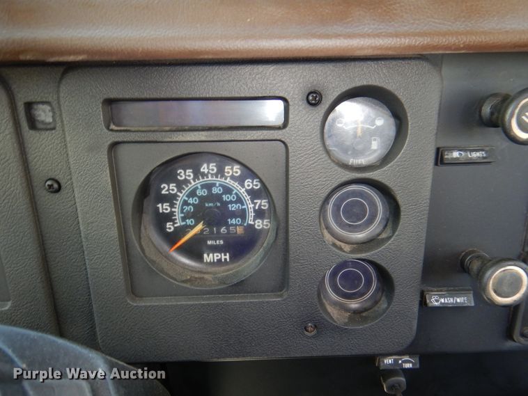 image for item DP3923 1983 International 1654  dump flatbed truck