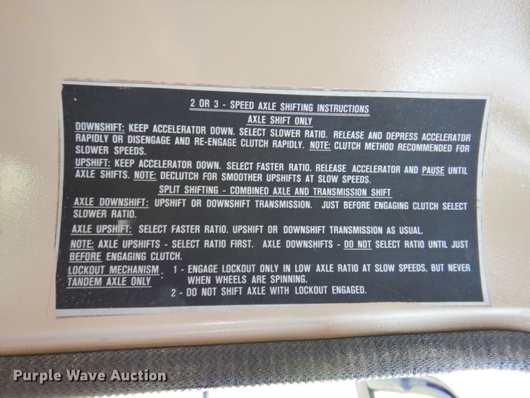 image for item DP3923 1983 International 1654  dump flatbed truck