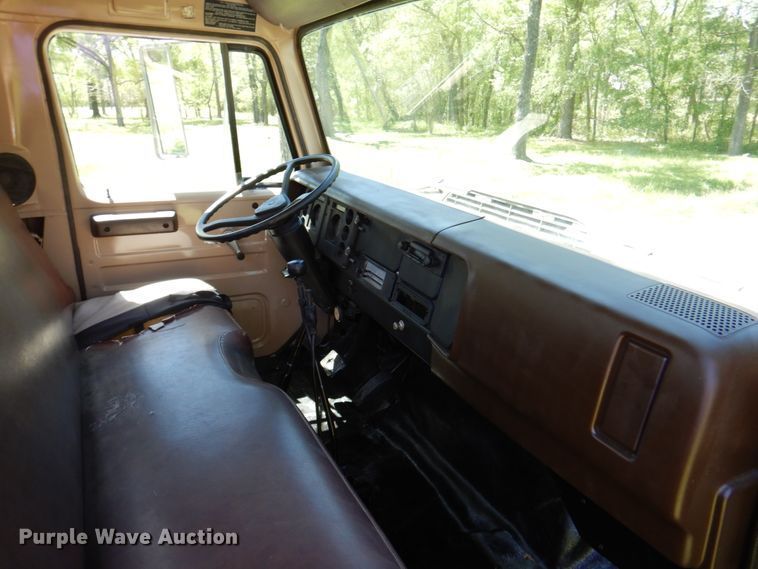 image for item DP3923 1983 International 1654  dump flatbed truck