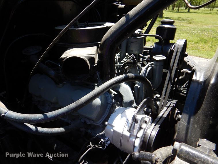 image for item DP3923 1983 International 1654  dump flatbed truck