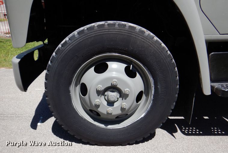 image for item DP3923 1983 International 1654  dump flatbed truck