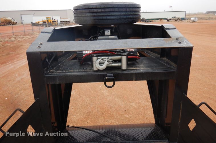 image for item DR0331 2021 Diamond C  equipment trailer