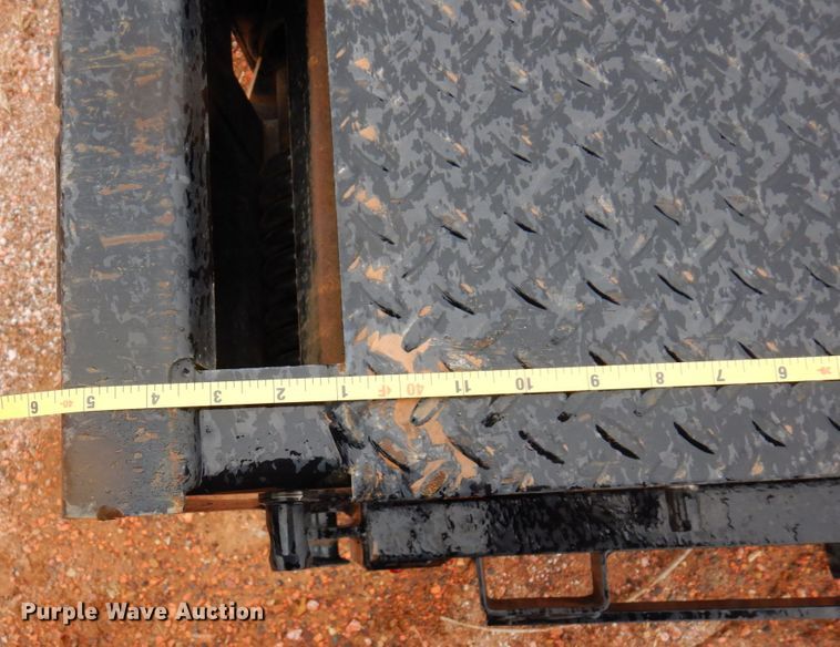 image for item DR0331 2021 Diamond C  equipment trailer