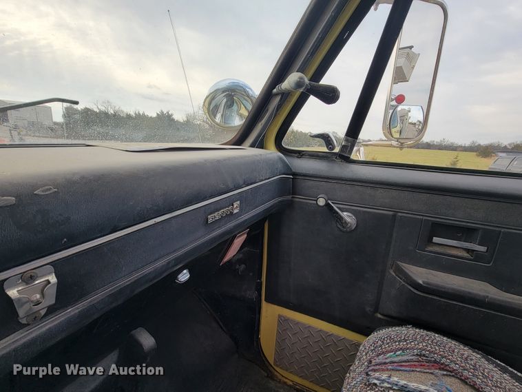 image for item HF9335 1981 GMC Sierra  pumper fire truck