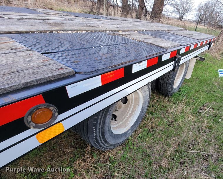 image for item HF9337 2013 Eager Beaver 10HDB-PT  flatbed trailer