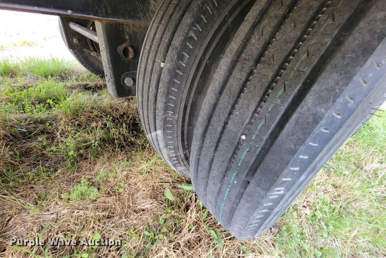 image for item HF9337 2013 Eager Beaver 10HDB-PT  flatbed trailer