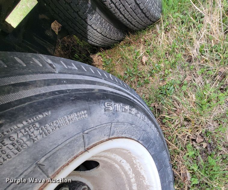 image for item HF9337 2013 Eager Beaver 10HDB-PT  flatbed trailer