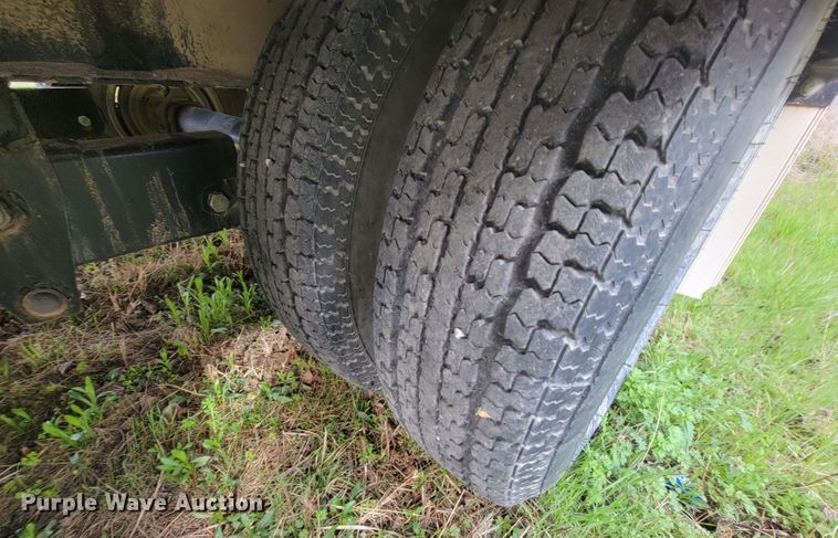 image for item HF9337 2013 Eager Beaver 10HDB-PT  flatbed trailer