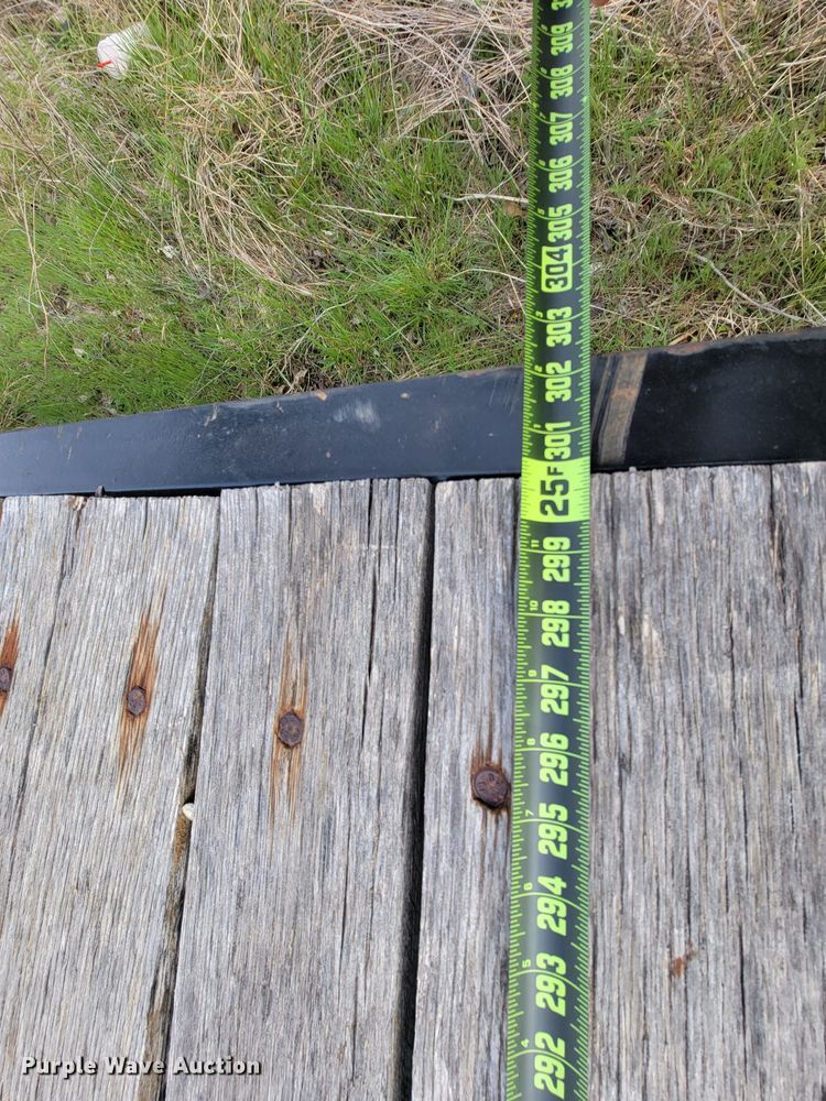 image for item HF9337 2013 Eager Beaver 10HDB-PT  flatbed trailer