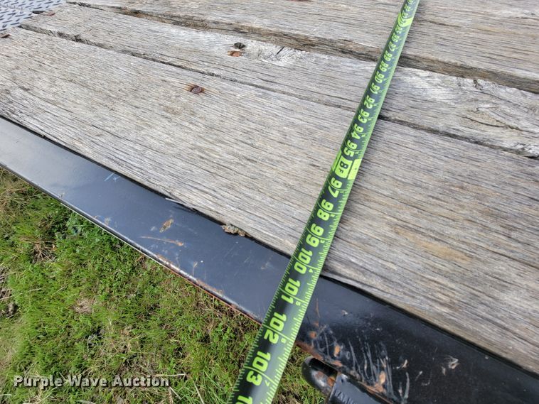 image for item HF9337 2013 Eager Beaver 10HDB-PT  flatbed trailer