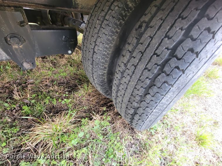 image for item HF9337 2013 Eager Beaver 10HDB-PT  flatbed trailer