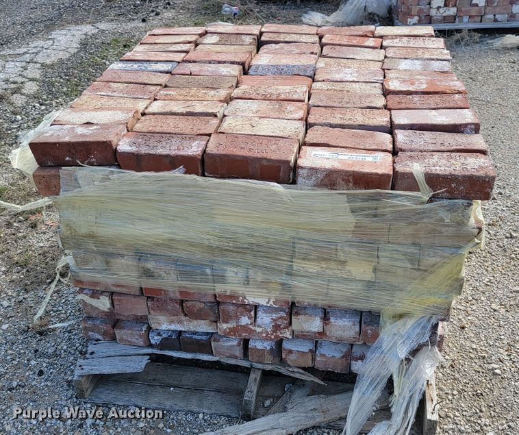 image for item HF9338 Approximately 10,000 bricks