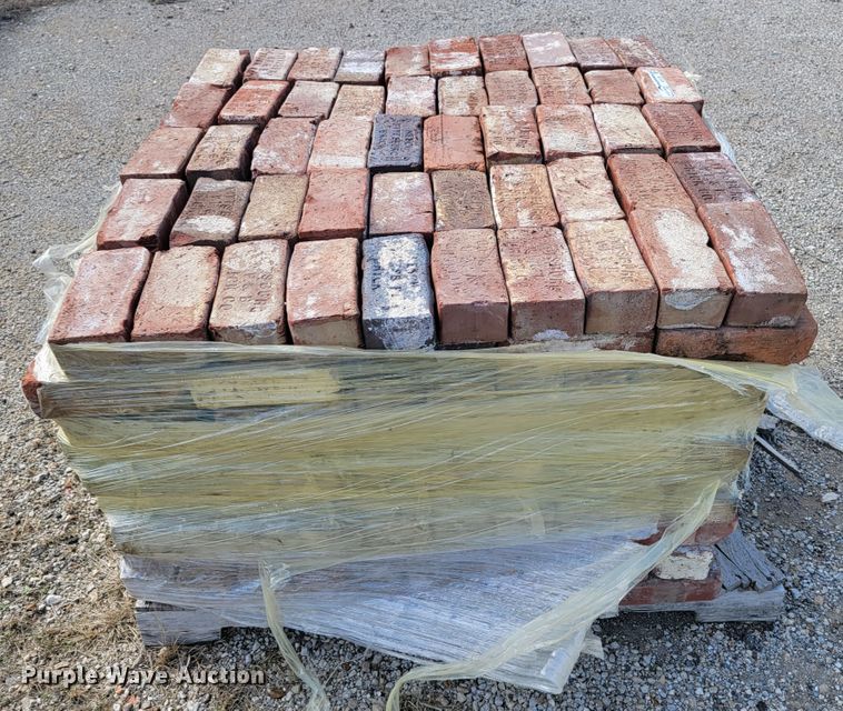 image for item HF9338 Approximately 10,000 bricks