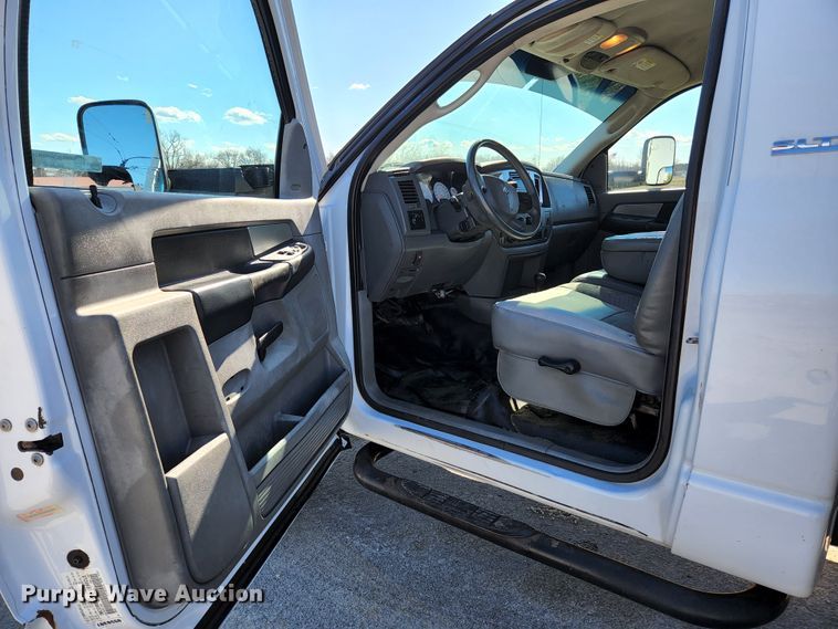 image for item HK9448 2008 Dodge Ram 5500HD  utility / service truck